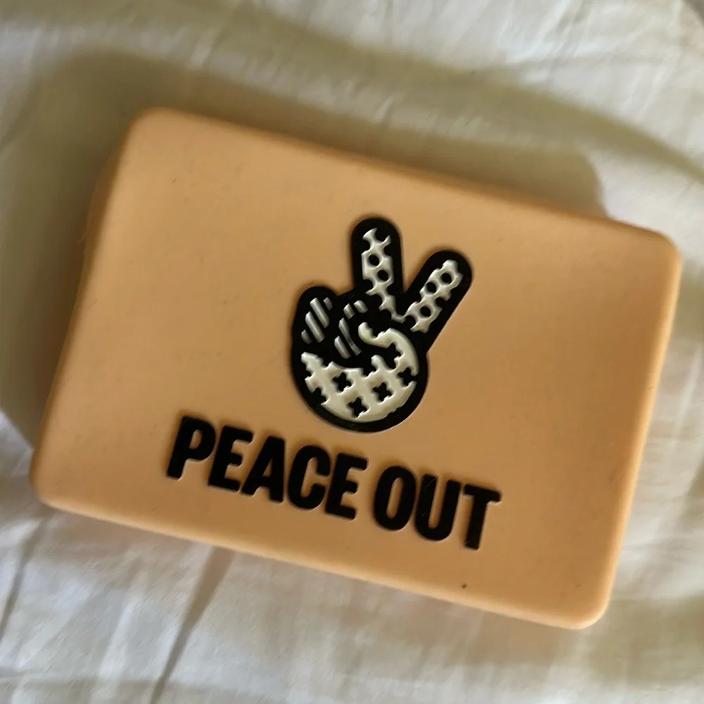 Peace Out Pouch​